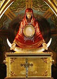 This is not Isis, but the Virgin Mary in St. Stanislaus Kostka Church in Chicago